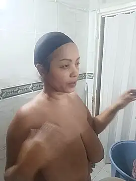 Yameil élő XXX-chatje