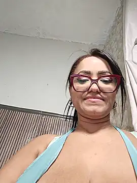 Yameil Chat XXX in diretta