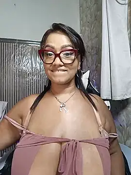 Yameil's Live XXX Chat