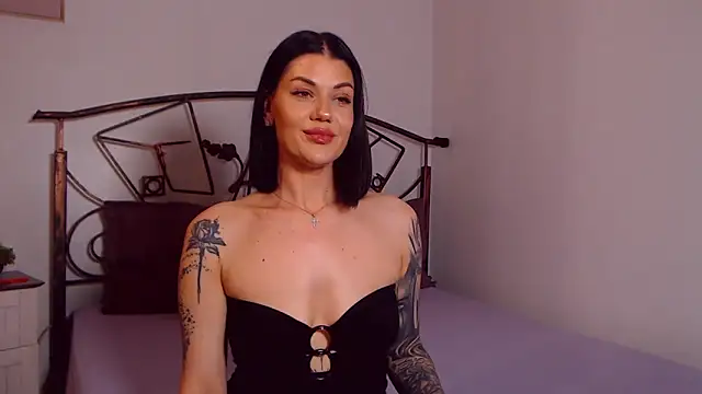 YvonneEverlee's Live XXX Chat