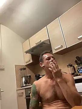 Pokazy przed kamerką – Yourhotboy_42