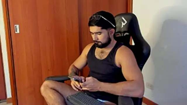 ethaanjones' Webcam Show