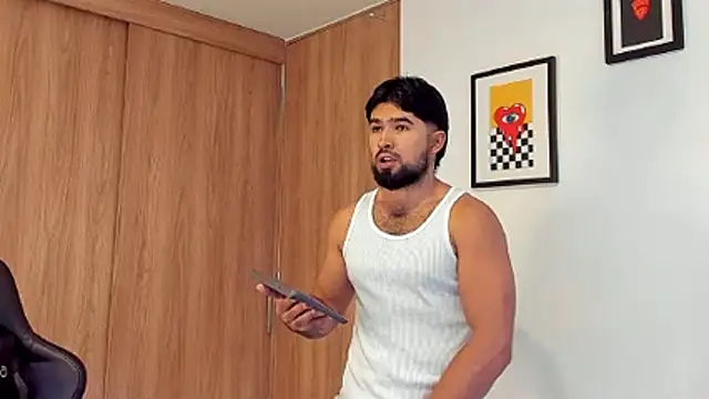 ethaanjones webcam show