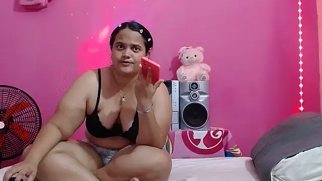 brunnette_hot's Webcam Show