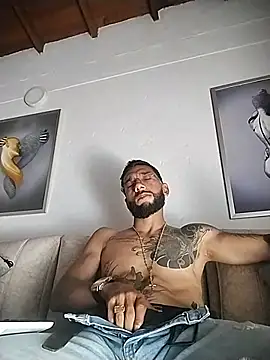 عرض كام LukasScott_