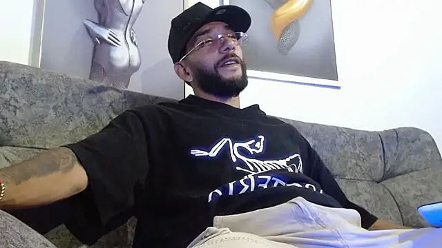 LukasScott_ Show in webcam