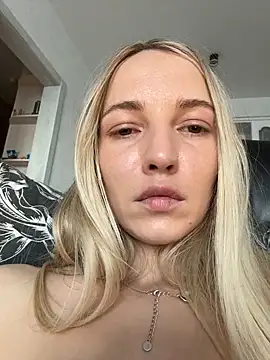 Adelina0001 – Kamerová šou