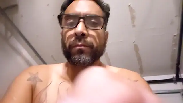Forbidden_daddy's Webcam Show