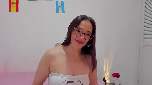 Jessica_Herrera_: онлайн-секс-чат