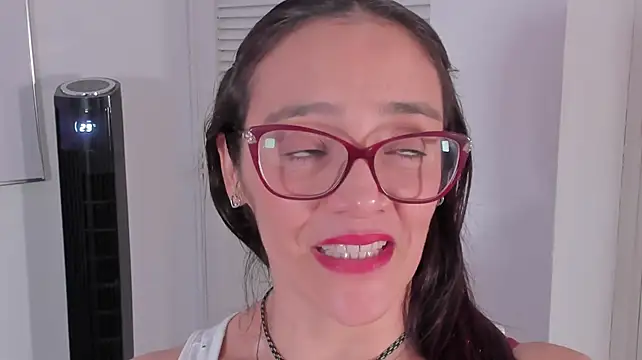 Chat +18 de Jessica_Herrera_ ao vivo