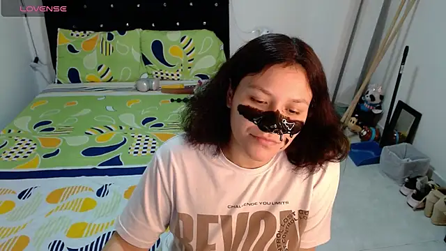 soniafuckboobs' Live XXX Chat
