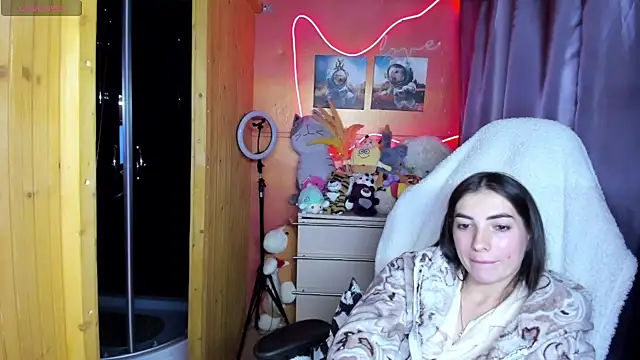 Fiery_Brunette_'s Live XXX Chat