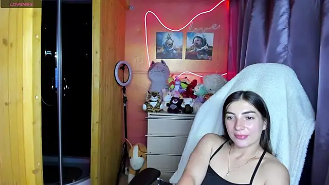 Fiery_Brunette_'s Live XXX Chat