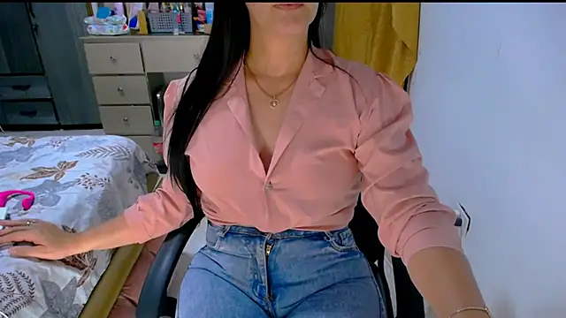 BitterMomXxx – webcam-show
