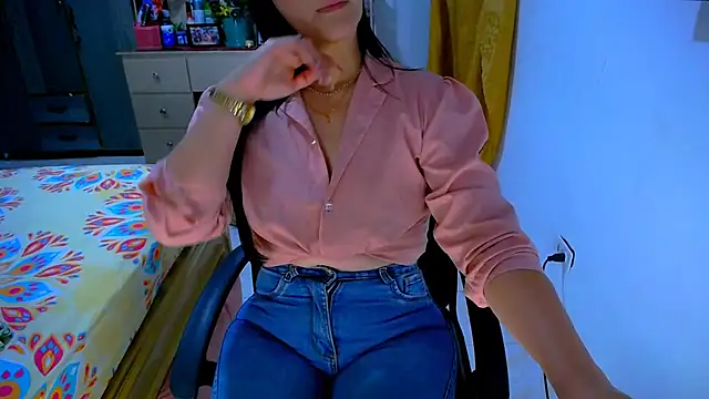 Chat XXX en directo de BitterMomXxx
