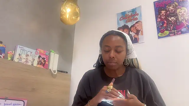 ChocolateCakeQueen – Naživo XXX chat