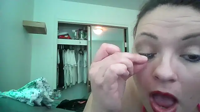katsmeow710 Pertunjukan Webcam