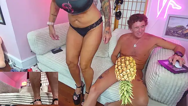 sexyandjagundo: вебкам-шоу