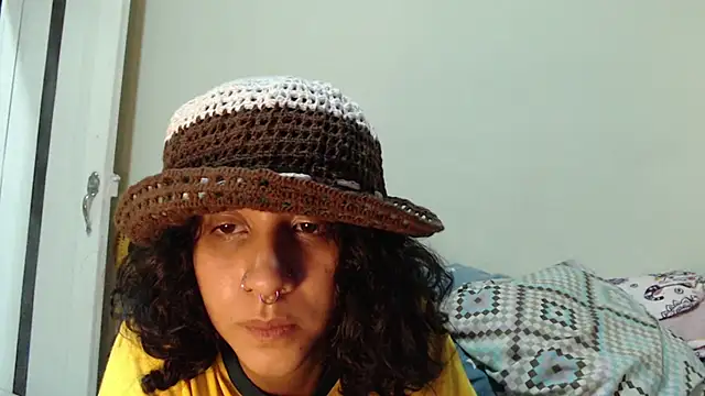 AlinaWoolf_'s Live XXX Chat