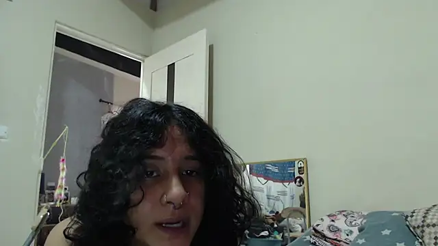 AlinaWoolf_'s Live XXX Chat