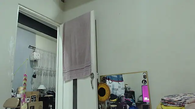AlinaWoolf_'s Live Chat Room