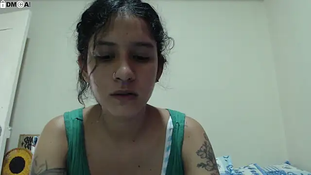 Chatroom XXX en direct de AlinaWoolf_