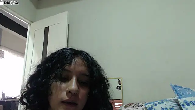 AlinaWoolf_のライブXXXチャット