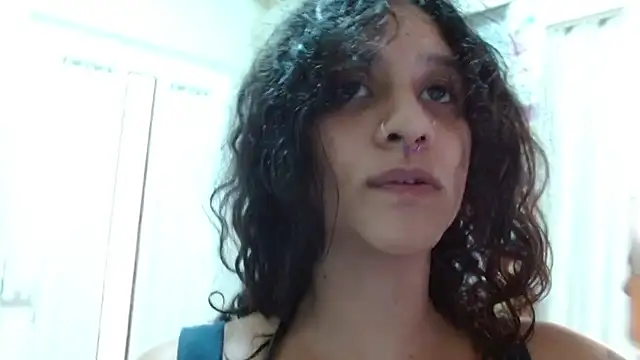 AlinaWoolf_'s Live XXX Chat