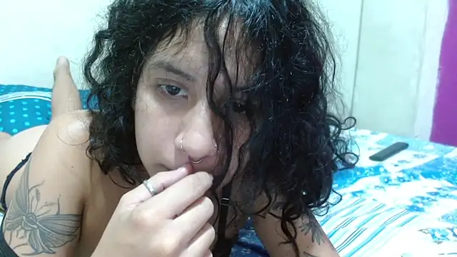 AlinaWoolf_ Chat XXX in diretta