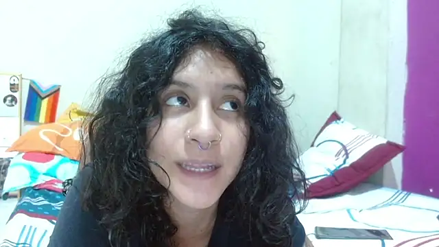 Pertunjukan Kamera Web AlinaWoolf_