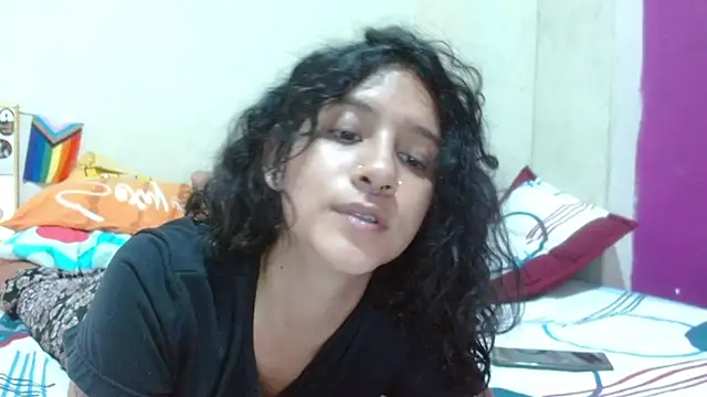 Chat +18 de AlinaWoolf_ ao vivo