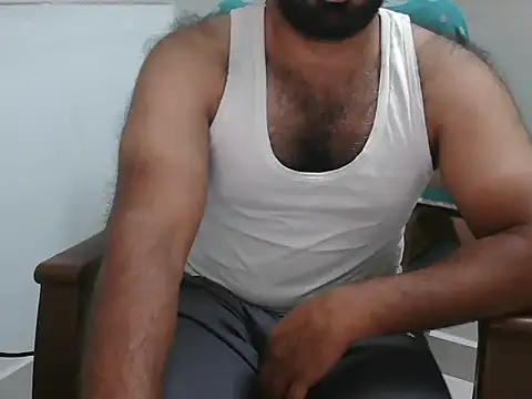 Tamil_Kishore_28: διαδικτυακό σόου στην κάμερα
