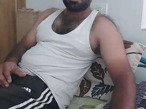 Tamil_Kishore_28: διαδικτυακό σόου στην κάμερα