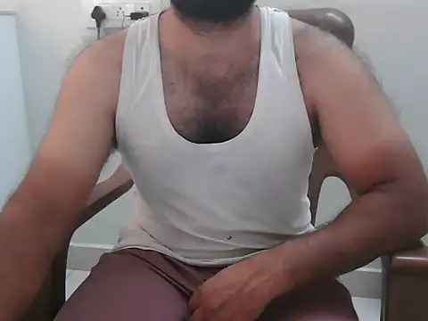 Tamil_Kishore_28 Show in webcam