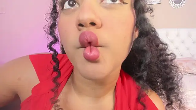 Chatroom XXX en direct de sharlot_evans_