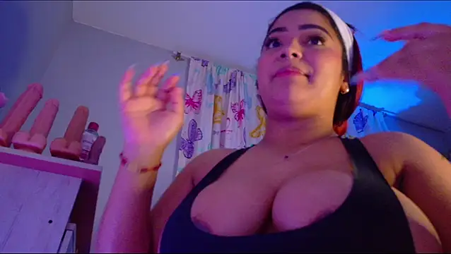 دردشة NicolleTaylor الجنسية المباشرة