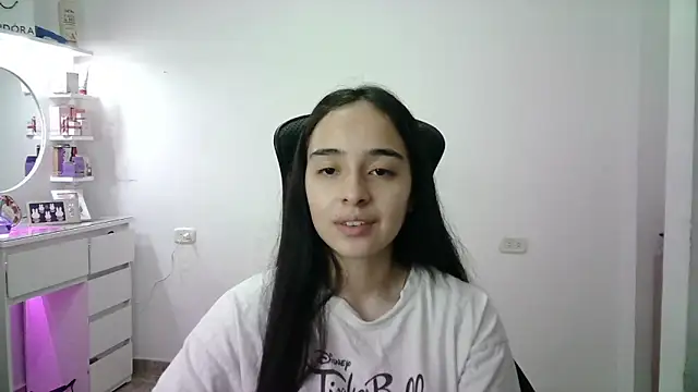 aineangeel's Live Chat Room