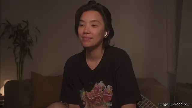 meganmei666 Adlı Modelin Canlı XXX Sohbeti