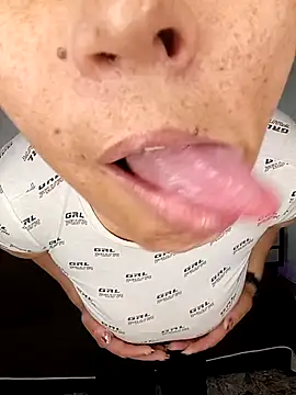 MarthinaBaker's Live XXX Chat