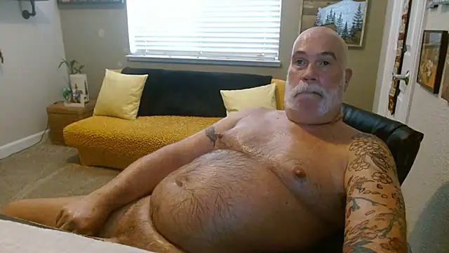 musclebearnips webcam show