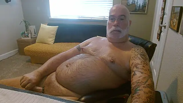 musclebearnips webcam show