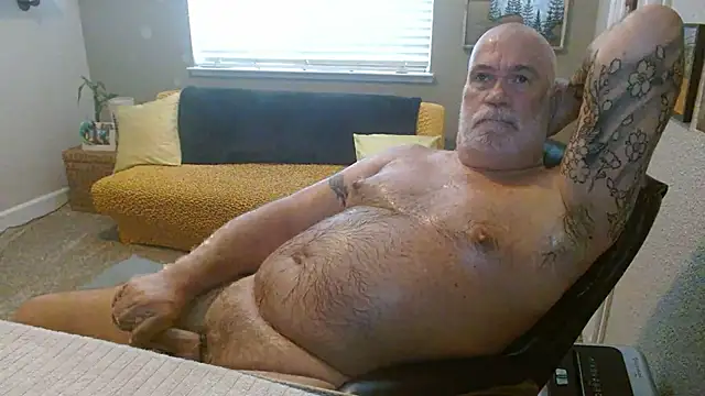 musclebearnips Show in webcam