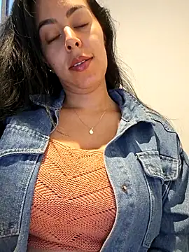 Luianna 现场XXX聊天
