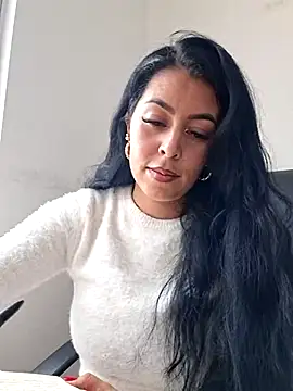 Luianna XXX чат на живо