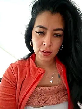 Luianna Adlı Modelin Canlı XXX Sohbeti