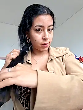Chatroom XXX en direct de Luianna