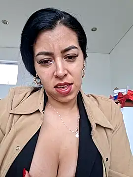 Luianna's Live XXX Chat