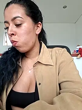 Luianna Adlı Modelin Canlı XXX Sohbeti