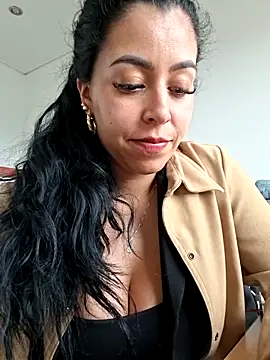Chat XXX en directo de Luianna