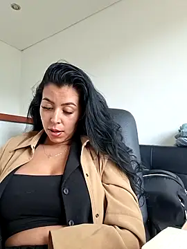 Luianna's Live XXX Chat